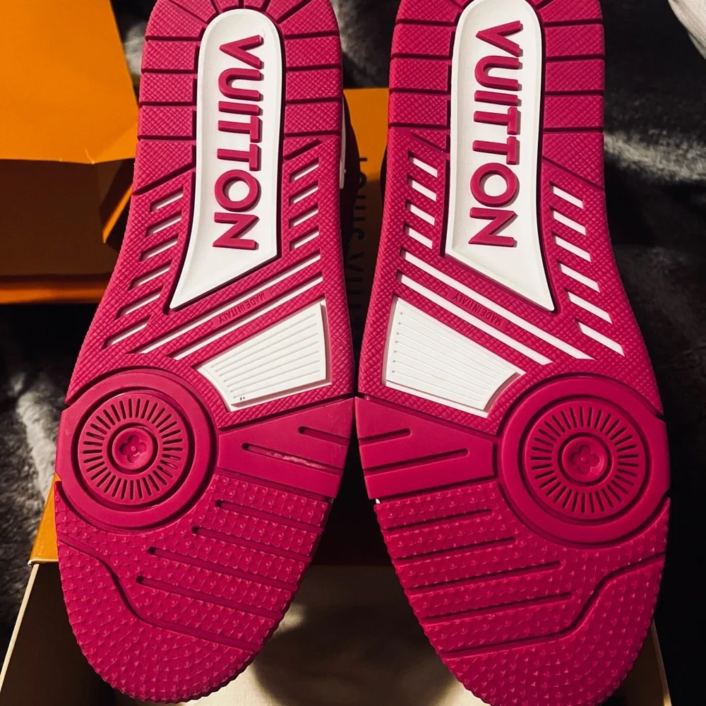 These Louis Vuitton sneakers are brand new & never worn!!! - Picture 3 of 4